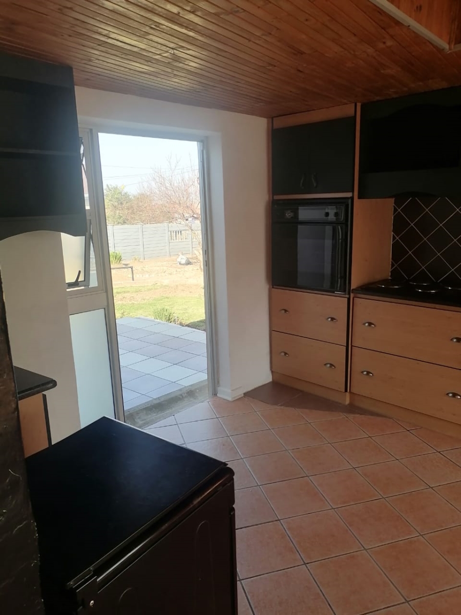 To Let 3 Bedroom Property for Rent in Madeira Park Eastern Cape